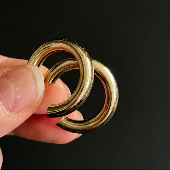 Buccatini Gold Hoop Fashion Earrings - NWT - Picture 5 of 9